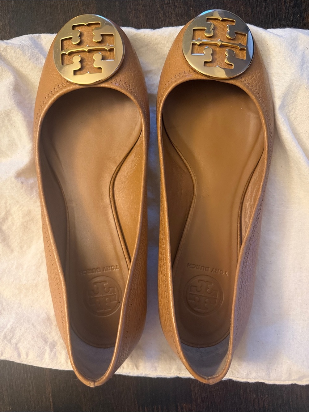 Tory Burch Leather Ballet Flats in Camel with Gold Logo